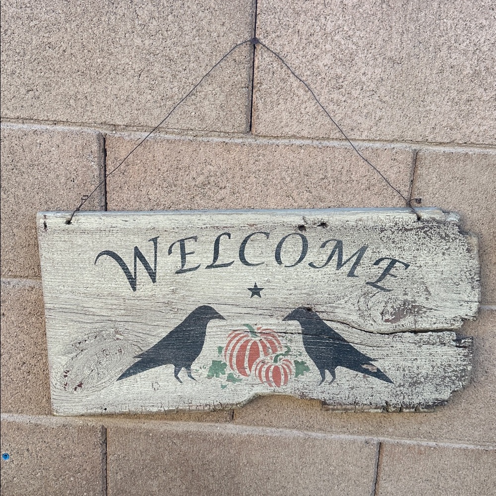Rustic Welcome Sign with Crows and Pumpkins